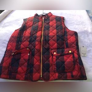 St. John’s Bay Vest Black & Red Plaid